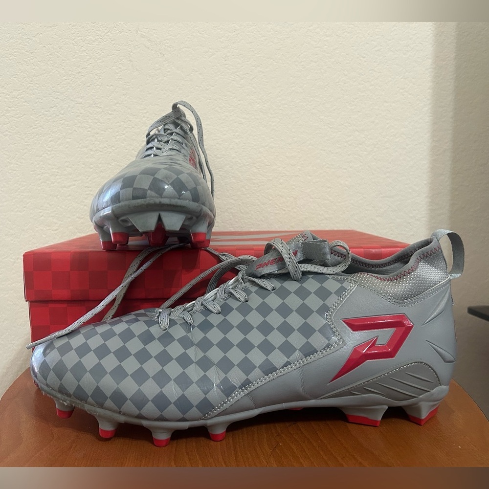 Phenom Elite Tom and Jerry Cheddar Chase Football Cleats Quantum Speed Men's 13